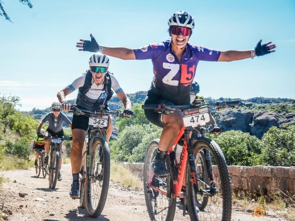 Griselda Murúa compitiendo en MTB con Zona5